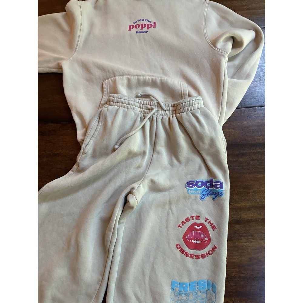 Poppy Influencer Beige Sweatpants & Hoodie Adult Size Xs